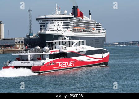 RedJet Île de Wight traversier de passagers liés à l'étranger l'île de Wight depuis Southampton Banque D'Images