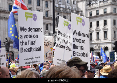 Démo, anti Brexit London 23 Juin 2018 Royaume-Uni. Campagne pour un vote du peuple sur l'accord final Brexit. Banque D'Images