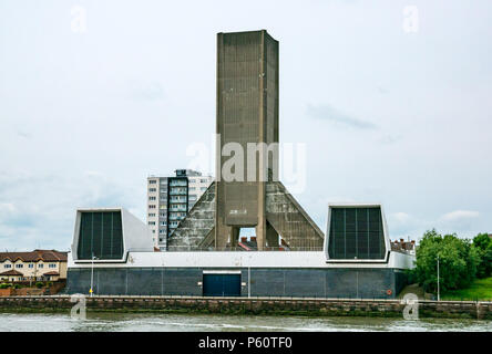 1930 Kingsway Tunnel d'aération, Birkenhead, Merseyside, Angleterre, Royaume-Uni. L'arbre de ventilation Stark Tower pour tunnel sous la Rivière Mersey Banque D'Images