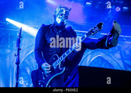 Danemark, copenhague - le 24 juin 2018. Le groupe de doom metal suédois Ghost effectue un concert live au cours de l'heavy metal danois Copenhell festival 2018 à Copenhague. Ici l'une des goules sans nom est vu sur scène. (Photo crédit : Gonzales Photo - Peter Troest). Banque D'Images