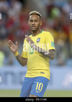 Moscou, Russie. 27 Juin, 2018. Le Brésil de Neymar réagit au cours de la Coupe du Monde 2018 Groupe E match entre le Brésil et la Serbie dans la région de Moscou, Russie, le 27 juin 2018. Credit : Cao Peut/Xinhua/Alamy Live News Banque D'Images