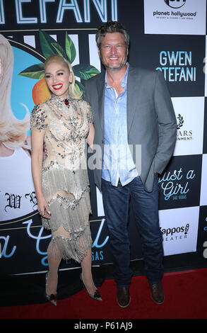 Las Vegas, NV, USA. 27 Juin, 2018. GWEN STEFANI et BLAKE SHELTON faire une apparition au 'Gwen Stefan : Juste une fille' tapis rouge au Planet Hollywood Resort and Casino. Crédit photo : Mjt/AdMedia/ZUMA/Alamy Fil Live News Banque D'Images