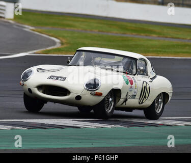 Chris Milner, Nigel Greensall, Jaguar E-Type, et des voitures de sport GT Cup, HSCC, Silverstone International Trophy course historique réunion, juin 2018, voitures, Cl Banque D'Images