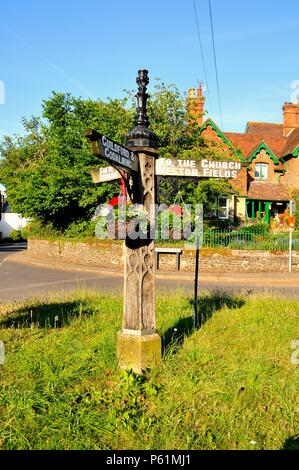 Panneau Village Village Albury dans le Surrey Hills Banque D'Images