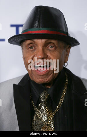 Joe Jackson occupe les Frères Foundation Gala Robert De Niro et Carlos Slim à la Waldorf =Astoria le 7 octobre 2014 à New York. Banque D'Images