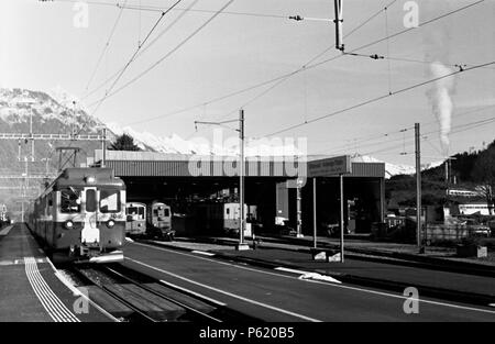 LauterbrunnenÐMŸrren à voie étroite des chemins de fer de montagne ou BLM, ou MŸrrenbahn à Wilderswil, à l'Oberland bernois, en Suisse, en janvier 2008. Banque D'Images