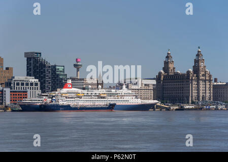 Bateau de croisière Black Watch à Liverpool pierhead cruise terminal. Banque D'Images