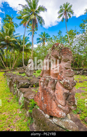 Tiki en pierre, Nuku Hiva, archipel des Marquises, Polynésie Française Banque D'Images