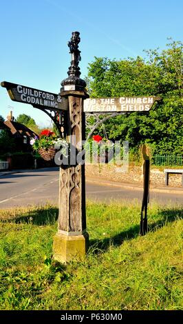 Village de Albury panneau dans le Surrey Hills Banque D'Images