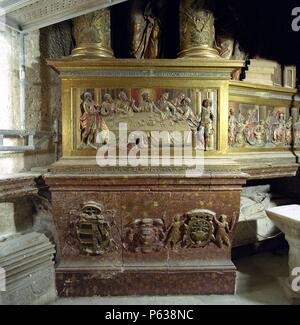 Retable DE LA CATHÉDRALE DE BURGOS ANTES DE LA RESTAURACION : PREDELA. Banque D'Images