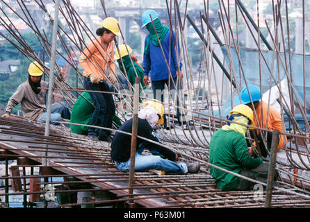 Renfort de fixation pour la plate-forme de bétonnage sur les deux ponts du séjour, Mega Bridge, Bangkok, Thaïlande Banque D'Images