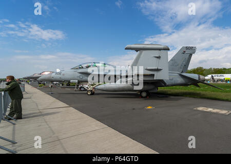 BERLIN, ALLEMAGNE - 25 avril 2018 : les avions de guerre électronique EA-18G Growler de Boeing. United States Navy. Exposition salon ILA à 2018. Banque D'Images