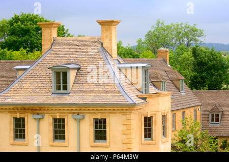 Bâtiment en pierre de Cotswold avec fenêtres de toit lucarne à Longborough festival opera Gloucestershire, Royaume-Uni Banque D'Images