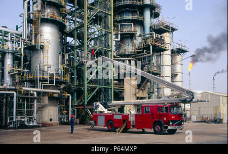 Simon Snorkel fire engine à la raffinerie de pétrole, Kaduna, Nigeria Banque D'Images