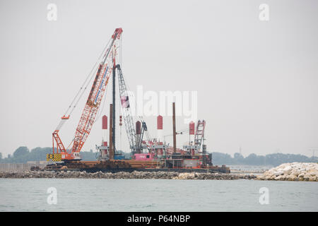 Engineering travaille une partie de la projet Mose Venise est en première ligne de la lutte contre le changement climatique ce trésor culturel unique s'enfonce je Banque D'Images