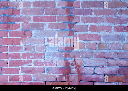 Mur de briques anciennes et d''arrière-plan rouge en détresse et de couleur rose en briques d'argile dans un modèle d'obligations d'exécution Banque D'Images