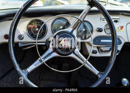 L'intérieur de voiture de sport Porsche 356B. Point sur le premier plan. Oldtimertage Berlin-brandebourg (31ème jour). Oldtimer Berlin-brandebourg Banque D'Images