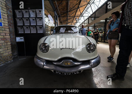 BERLIN - Mai 06, 2018 : voiture de taille moyenne Dyna Panhard Z1 Luxe, 1955. Oldtimertage Berlin-brandebourg (31ème jour). Oldtimer Berlin-brandebourg Banque D'Images