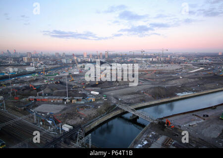 Au cours de la construction du stade olympique, Stratford, London, UK, l'aube, janvier 2009, à l'Ouest Banque D'Images
