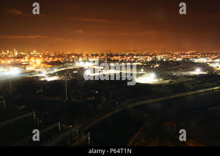 Au cours de la construction du stade olympique, Stratford, London, UK, nuit, janvier 2009, à l'Ouest Banque D'Images