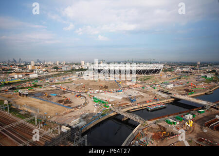 Au cours de la construction du stade olympique, Stratford, London, UK, matin, août 2009, à l'Ouest Banque D'Images