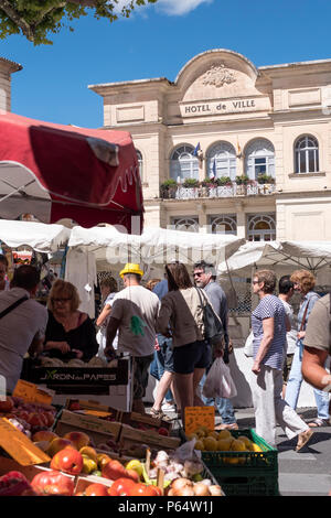 Les étals de marché Apt Vaucluse Provence-Alpes-Côte d'Azur France Banque D'Images