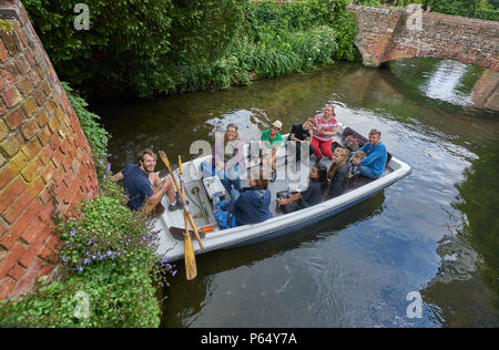 Punt sur rivière stour à Canterbury Banque D'Images