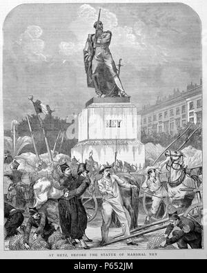 La gravure représente une scène à Metz devant la statue du Maréchal Michel Ney (1769-1815), un soldat français et un commandant militaire pendant les guerres de la Révolution française et les guerres napoléoniennes. Datée 1870 Banque D'Images