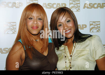 Mary Mary arrivant à l'ASCAP Awards 2006 à l'hôtel Beverly Hilton à Los Angeles. Le 26 juin 2006. - Mary-MaryMary-Mary 014.jpg 014 cas à Hollywood Life - Californie, Red Carpet Event, USA, Cinéma, Célébrités, photographie, Bestof, Arts, Culture et divertissement, Célébrités, Mode Topix Meilleur de Hollywood, la vie, événement dans la vie d'Hollywood, Californie - Tapis rouge et en backstage, Arts, Culture et divertissement, photographie, enquête tsuni@Gamma-USA.com , célébrités Musique, musicien, le groupe de musique, de 2000 à 2009 Banque D'Images