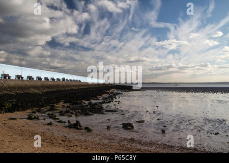 Sea Wall à Thorney Bay, Wickford, Essex, Angleterre Banque D'Images