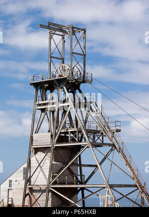 L'ancien chef de l'engin au bobinage fosse Geevor tine mine, la dernière mine d'étain de Cornwall, qui a fermé en 1990 et est maintenant un musée. Banque D'Images