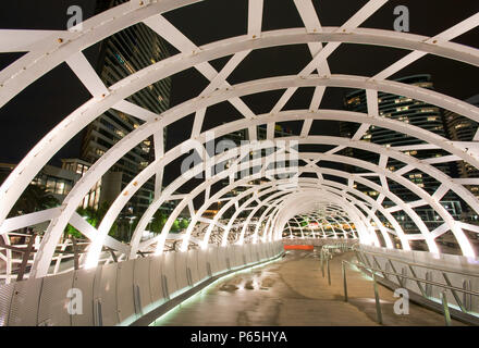 Les Webb Bridge, une passerelle moderne à travers le fleuve Yarra, Melbourne, Australie. Banque D'Images