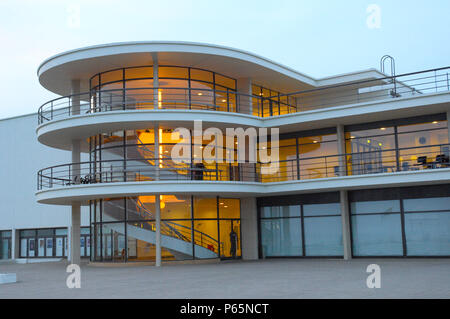 De La Warr Pavilion, immeuble Art Déco, Bexhill on Sea, Angleterre, Royaume-Uni. Commandé par le 9e comte De La Warr en 1935 et conçu par les architectes Erich Banque D'Images