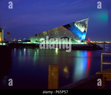 Photo de nuit de l'abîme à Hull, Sammy's Point, la rivière Humber, East Yorkshire, Royaume-Uni. Conçu par Sir Terry Farrell & Partners. Banque D'Images