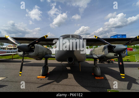 BERLIN - 27 avril 2018 : avion utilitaire léger STOL Dornier Do28D-2 sur l'aérodrome. Exposition salon ILA à 2018. Banque D'Images