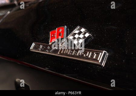 L'élément décoratif de l'extérieur d'une voiture de sport Chevrolet Corvette Sting Ray (C2). Banque D'Images