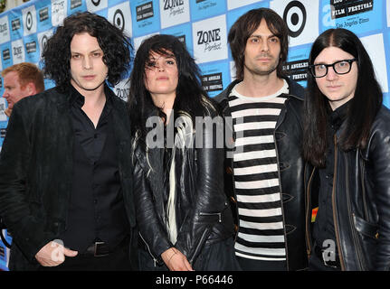 Jack White, Alison Mosshart de The Kills ( ), Dean Fertita (Queens of Stone Age), Jack Lawrence (des raconteurs )- il peut plus fort en première mondiale au Festival du Film de la au Man Festival Theatre de Los Angeles. - TheDeadWeather jpgTheDeadWeather  .24 24 Événement dans la vie d'Hollywood, Californie - Red Carpet Event, USA, Cinéma, Célébrités, photographie, Bestof, Arts, Culture et divertissement, Célébrités, Mode Topix Meilleur de Hollywood, la vie, événement dans la vie d'Hollywood, Californie - Tapis rouge et en backstage, Arts, Culture et divertissement, photographie, enquête ts Banque D'Images