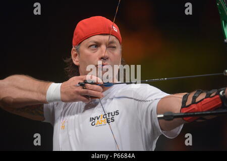 Nicolas Meunier de l'équipe du Canada participe à la finale du tir à l'Invictus 2016 Jeux à l'ESPN Wide World of Sports, Orlando, en Floride, le 9 mai 2016. L'Invictus Games sont une compétition sportive qui a été créé par le prince Harry du Royaume-Uni, après avoir été inspiré par les jeux de guerrier du DoD. Cet événement réunira des blessés, malades et blessés militaires et anciens combattants de 15 pays pour des événements y compris : tir à l'arc, randonnée à vélo, l'aviron, la dynamophilie, le volleyball assis, natation, athlétisme, basket-ball en fauteuil roulant, la course en fauteuil roulant, rugby en fauteuil roulant et wheelc Banque D'Images