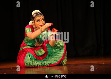 Bharathya natyam est une des formes de danse classique de l'Inde à partir de l'état du Tamil Nadu.Il est populaire non seulement en Inde, mais le monde entier Banque D'Images