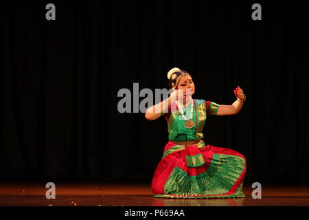 Bharathya natyam est une des formes de danse classique de l'Inde à partir de l'état du Tamil Nadu.Il est populaire non seulement en Inde, mais le monde entier Banque D'Images