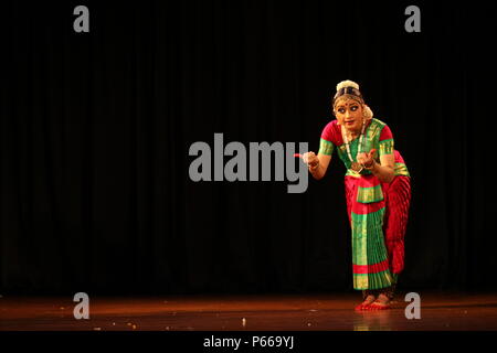 Bharathya natyam est une des formes de danse classique de l'Inde à partir de l'état du Tamil Nadu.Il est populaire non seulement en Inde, mais le monde entier Banque D'Images