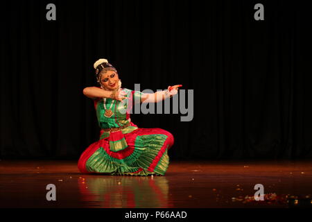 Bharata Natyam est la danse classique du Tamil Nadu formulaire.Il est populaire partout dans le monde. Banque D'Images