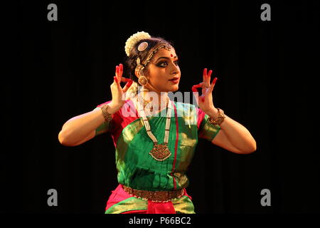 Bharata Natyam est la danse classique du Tamil Nadu formulaire.Il est populaire partout dans le monde. Banque D'Images