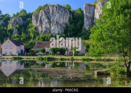 Rochers du Saussois Merry sur Yonne Yonne Bourgogne-Franche Comte-France Banque D'Images