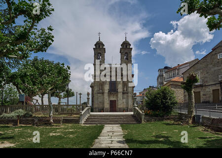 Église paroissiale de Castro Caldelas. 14e siècle, a déclaré plus beau village d'Espagne, dans la province d'Orense, région de la Galice Banque D'Images