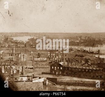 Richmond (Virginie). Ruines de l'arsenal de l'État et vue vers le bas de la rivière James 1865. Banque D'Images