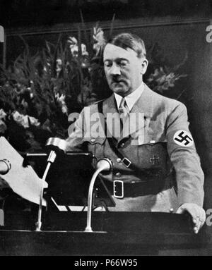 1889 - 1945 Adolf Hitler. adresses un rallye 1936. Homme politique allemand et le chef du parti nazi. Il a été chancelier de l'Allemagne de 1933 à 1945 et d'un dictateur de l'Allemagne nazie de 1934 à 1945. Banque D'Images