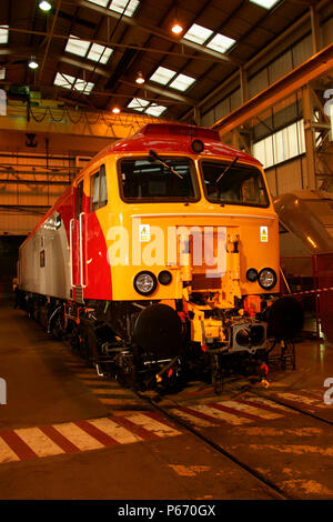 La dernière classe de la Vierge de 57 locomotives pour être délivré de la Traction brosse travaille à Loughborough a été équipé d'un connecteur pour Delner Thunderbi Banque D'Images