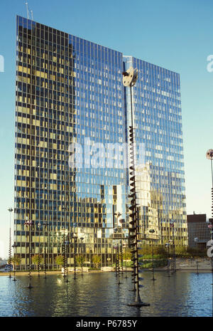 Office de grande hauteur et les bâtiments résidentiels à Paris, La Défense. France Banque D'Images