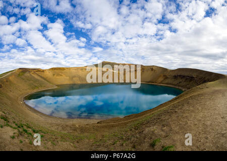 Krafla est une caldeira d'environ 10 km de diamètre avec une fissure longue de 90 km, dans le nord de l'Islande à la région de Mývatn. Banque D'Images